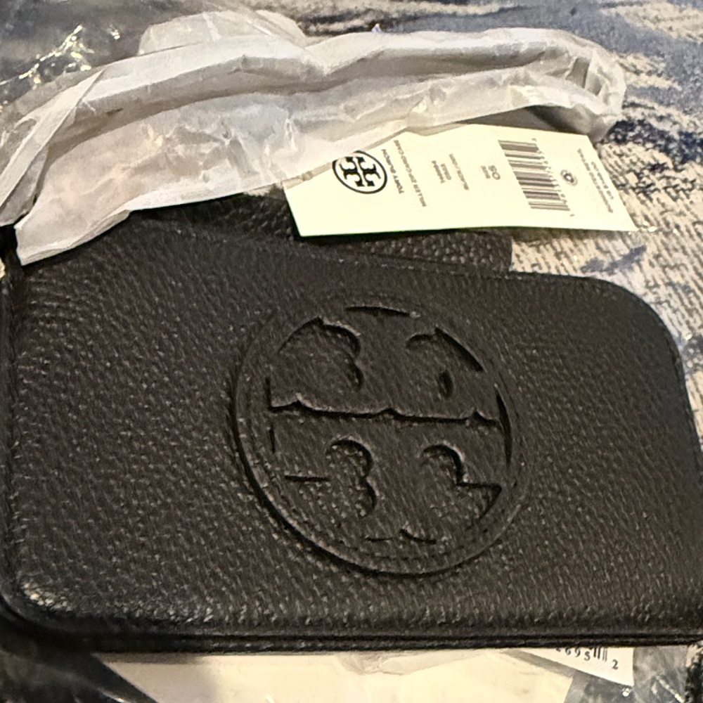 New Tory Burch Black miller zip Leather Logo Card Case with strap